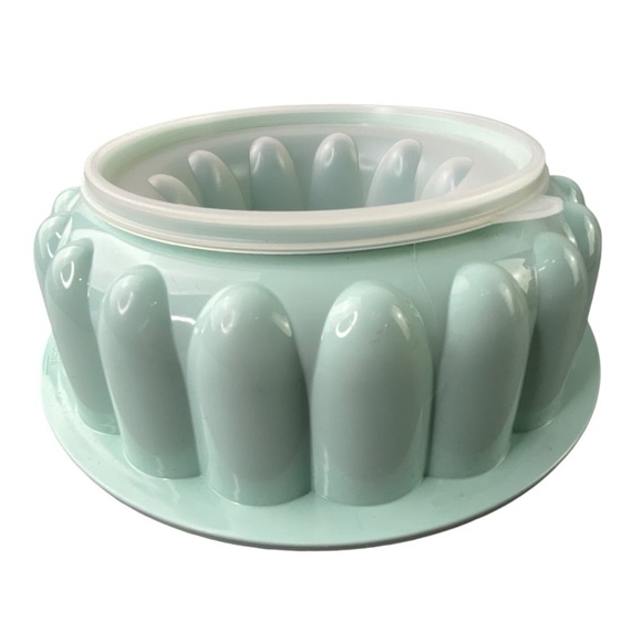 Vintage Tupperware Jello Ring Mold -- Retro Holiday Party Jell-O Fruit Desserts - Picture 1 of 11